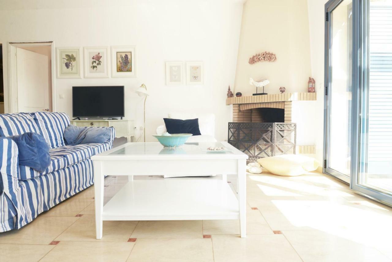 Blueline Guesthouse Agios Dimitrios  Bagian luar foto