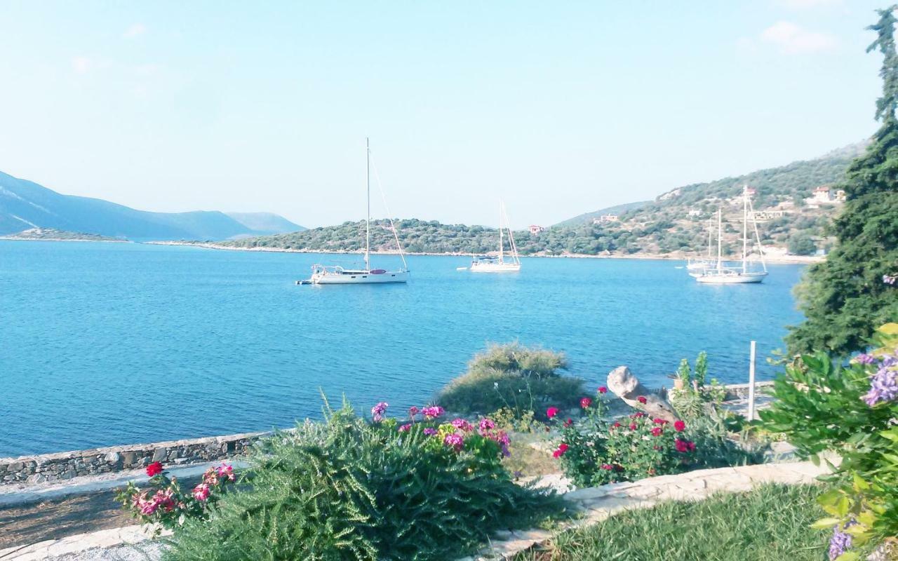 Blueline Guesthouse Agios Dimitrios  Bagian luar foto